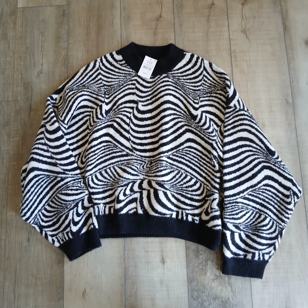 NWT Cotton On Curve Fluffy Optical Sweater in black & white. Size 20/22 US